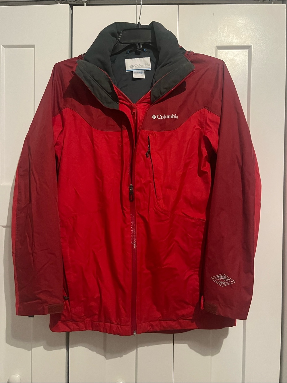 Columbia Red and Dark Red Two-Tone Outdoor Jacket size small.